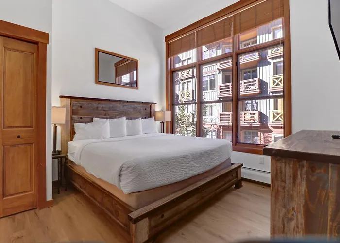 Co208 Copper One Apartment